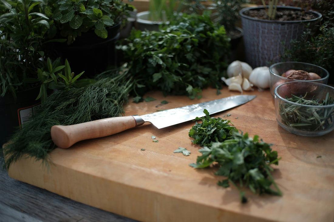 Level Up Your Cooking Game: Essential Chef Knife Knowledge for Home Cooks - davincicutlery